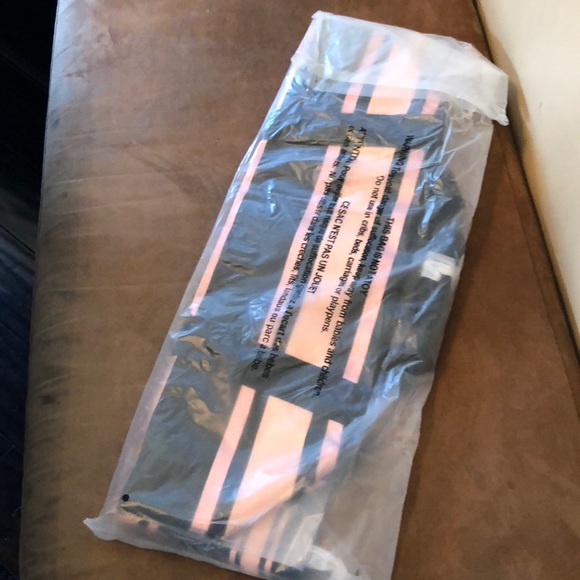 NWT! Victoria’s Secret Sparkle Tote - Picture 3 of 4